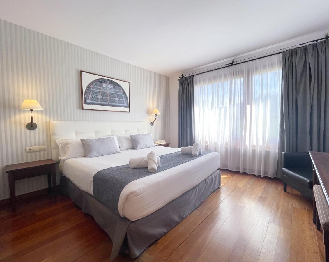 Double or Twin Room View,1395852575:JPEG