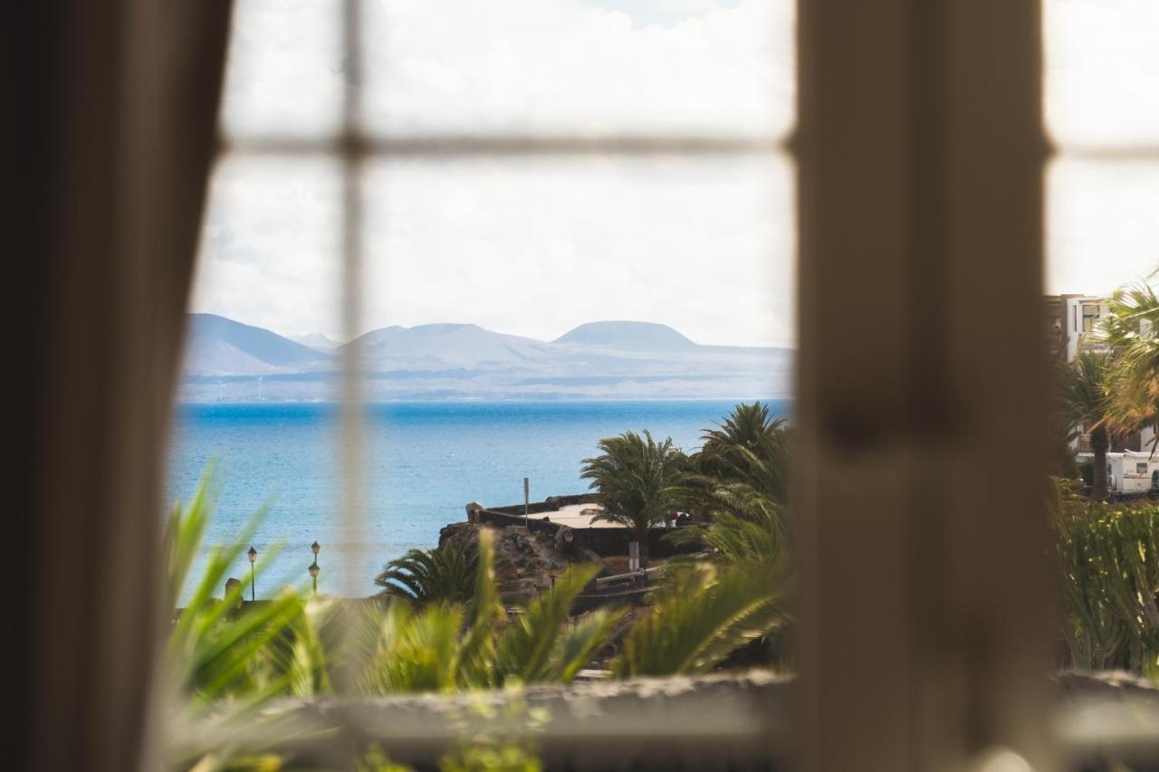 Two-Bedroom Apartment Sea View