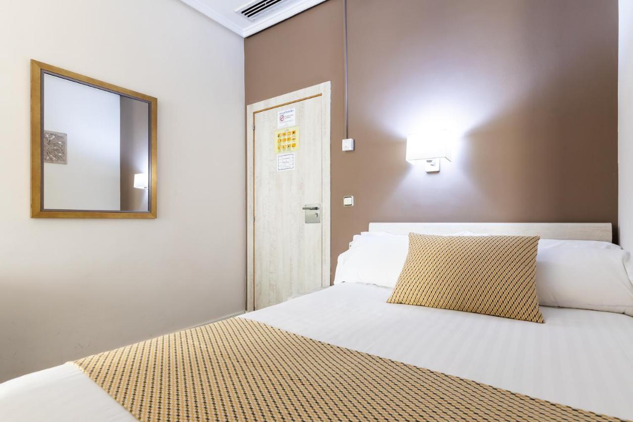 Single Room,1397446412:JPEG