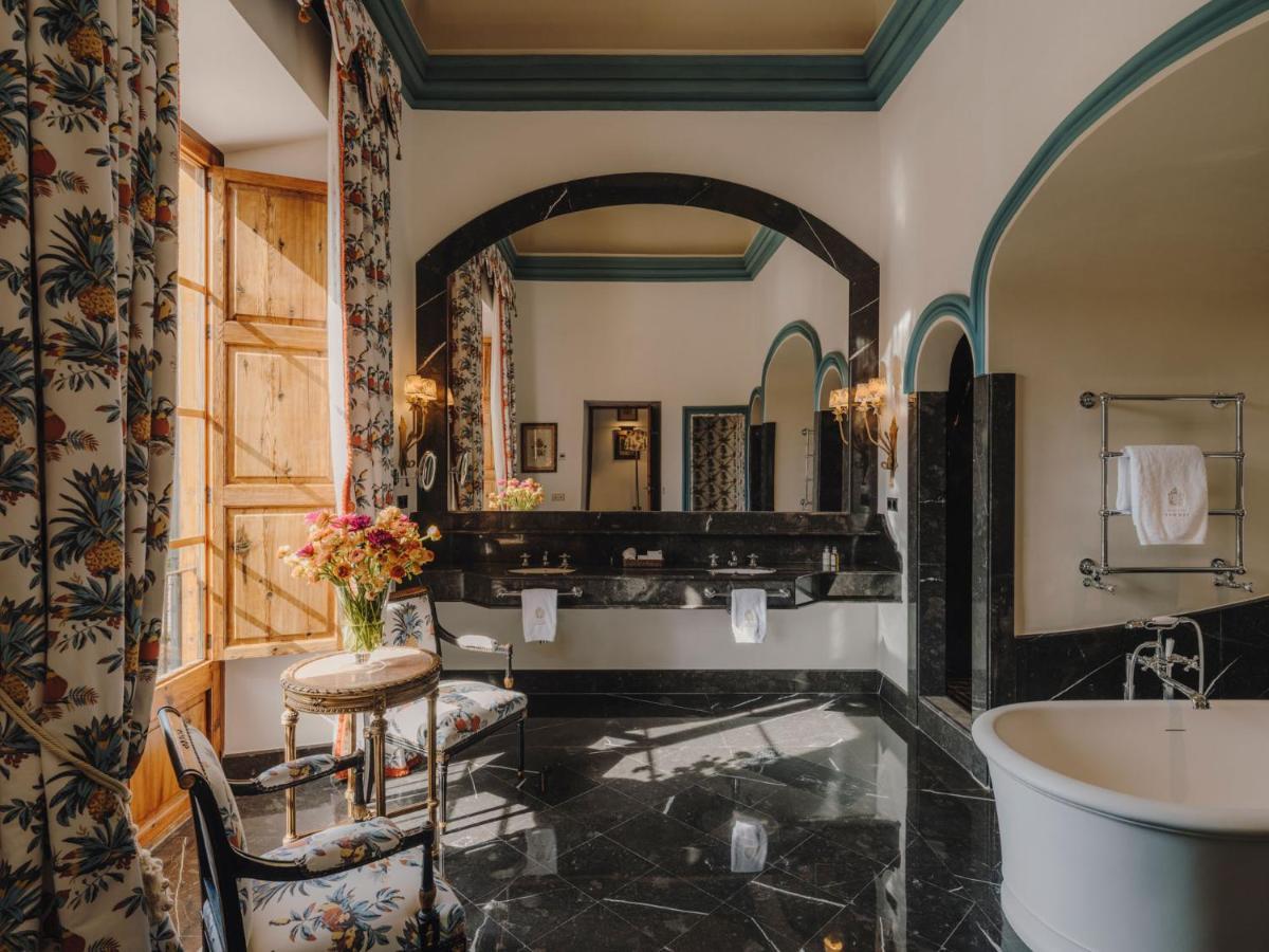 Superior King Suite