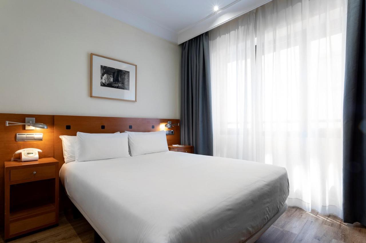 Double or Twin Room (1-2 Adults)