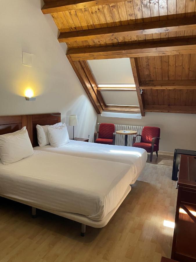 Quadruple Room,1406066123:JPEG