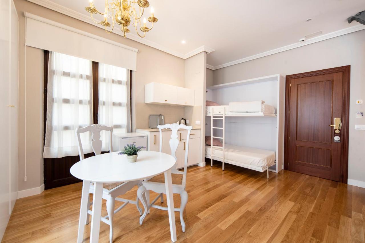 Family Room,1411622690:JPEG
