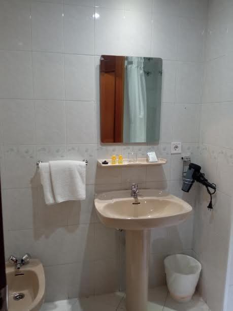 Twin Room,1406822783:JPEG