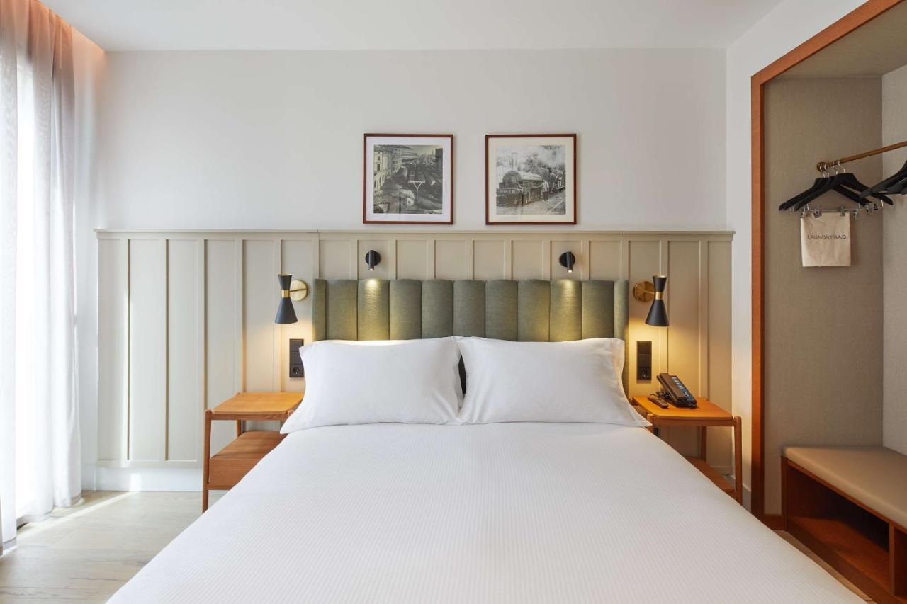 Family Connecting Rooms