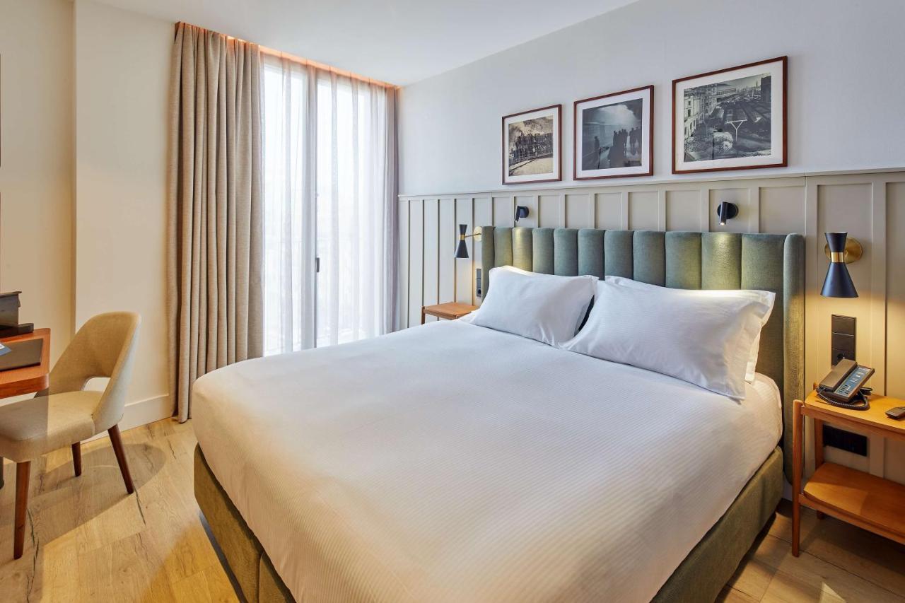 Deluxe King Room Balcony