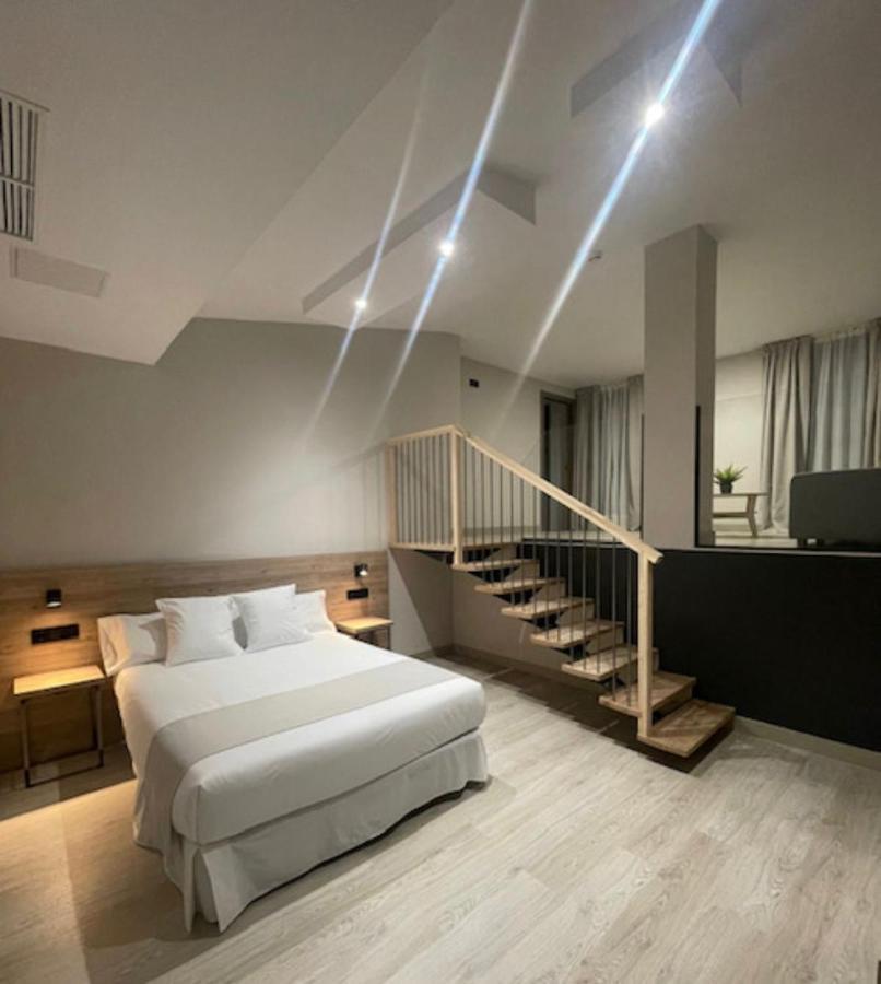 Superior Double or Twin Room,1429774081:JPEG