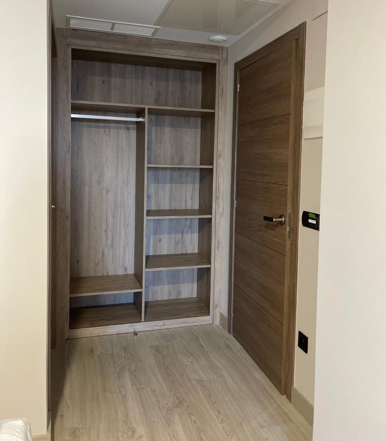Twin Room,1429784350:JPEG