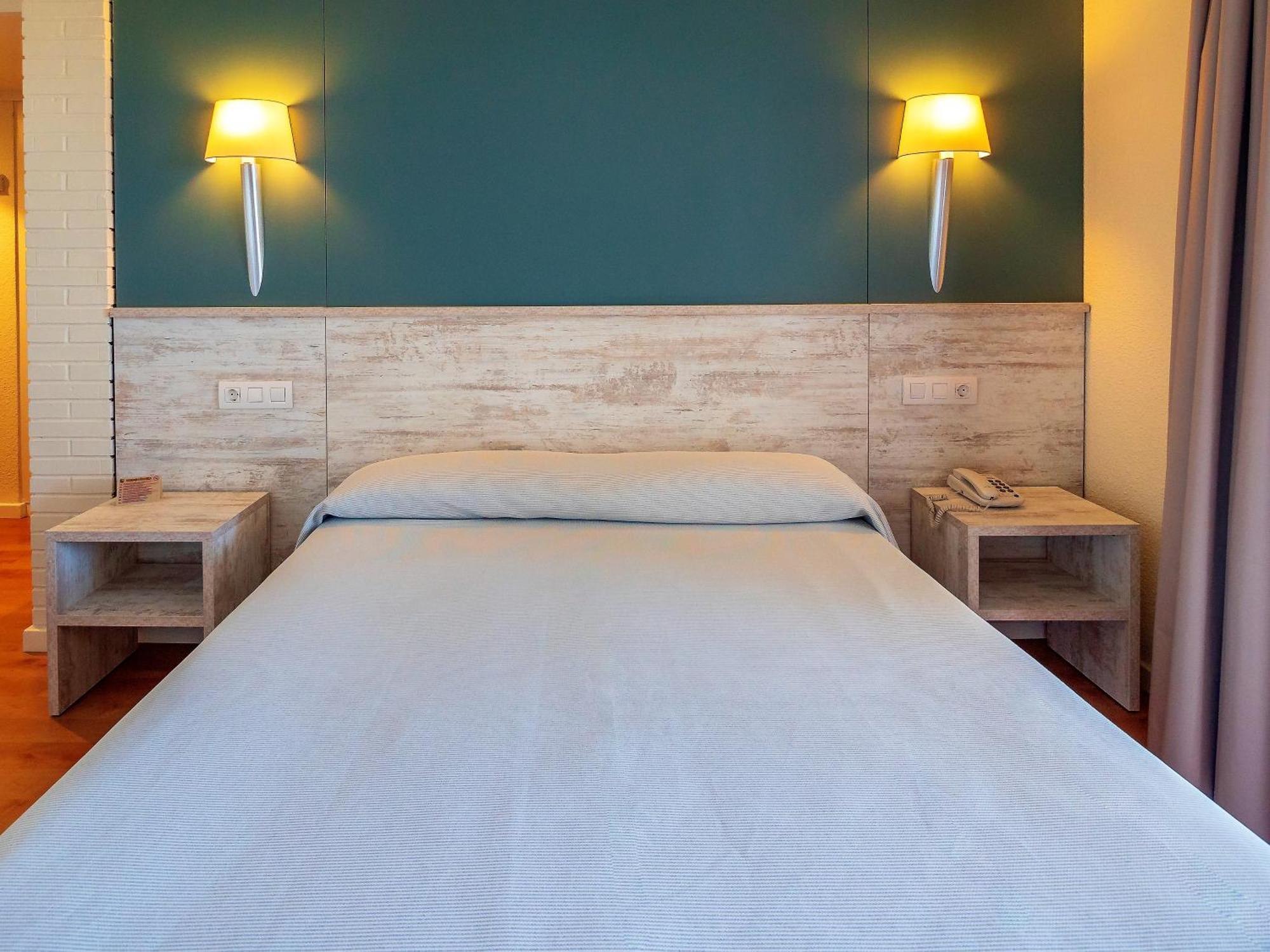 Double or Twin Room,663884817:JPEG