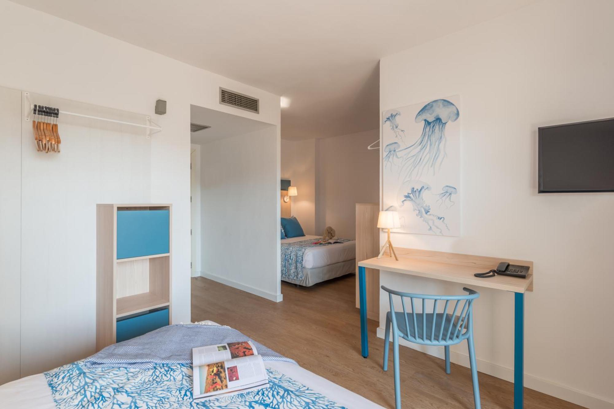 Double Room with Extra Bed (3 Adults),1431866179:JPEG
