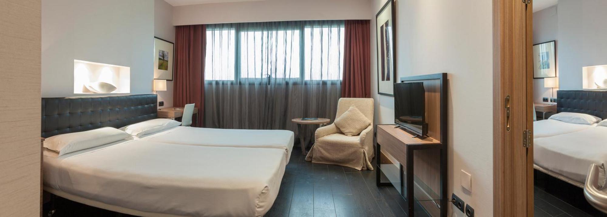 Two Connecting Double Rooms,1272941971:JPEG
