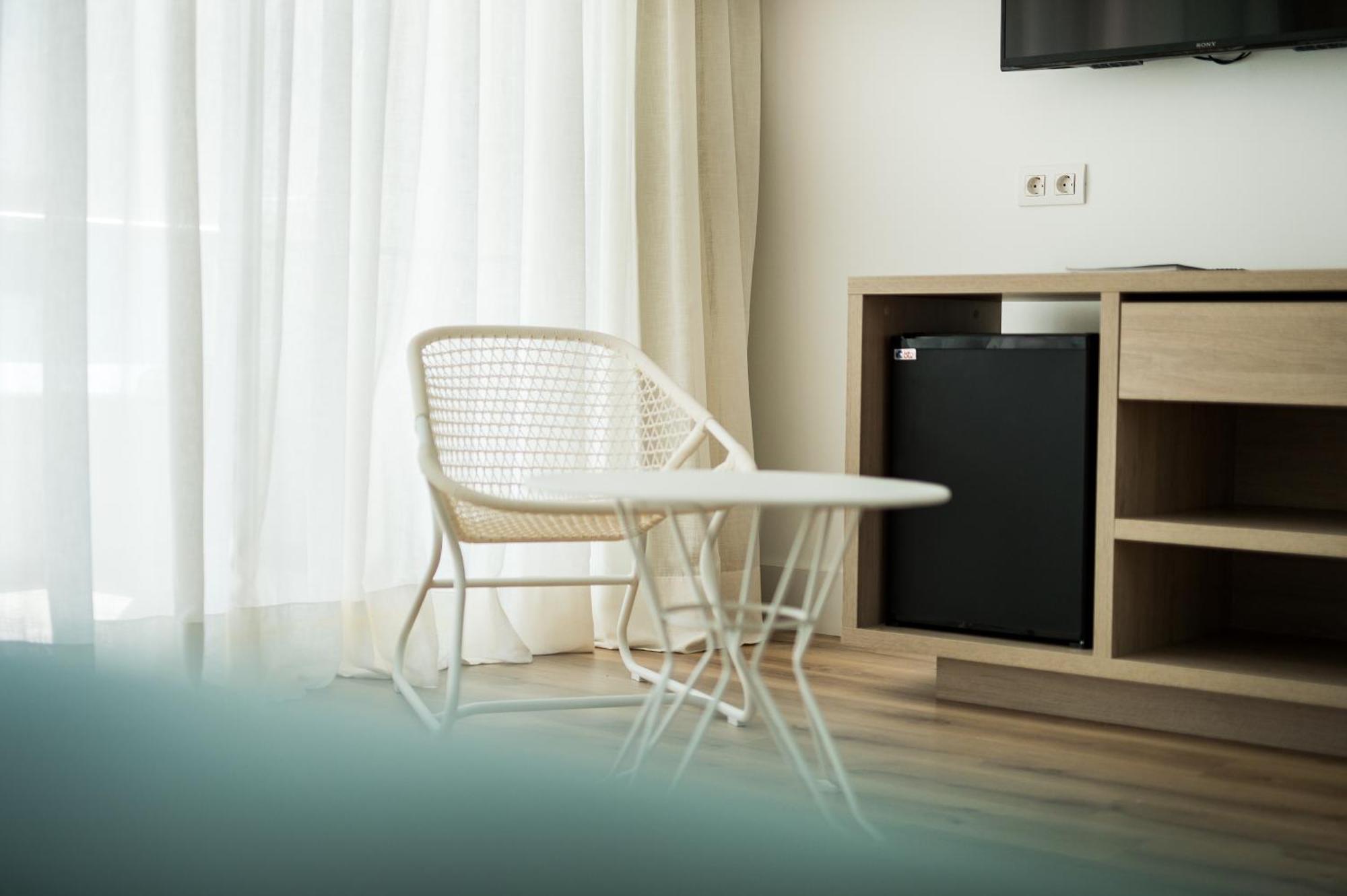 Mediterranean Suite Premium Side Sea View