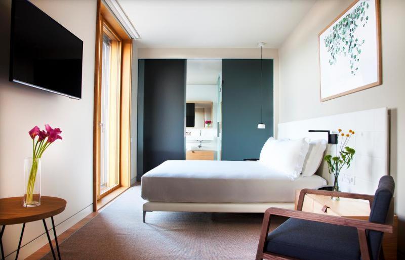 Premium Suite,1444008580:JPEG