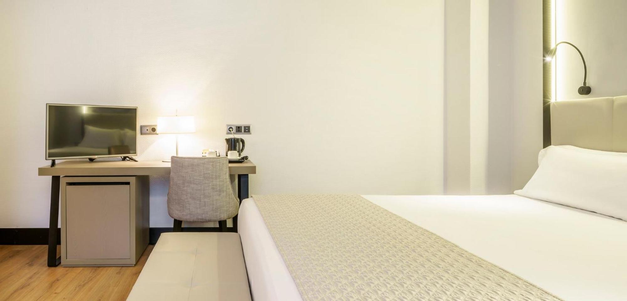 Premium Double Room,1477213000:JPEG