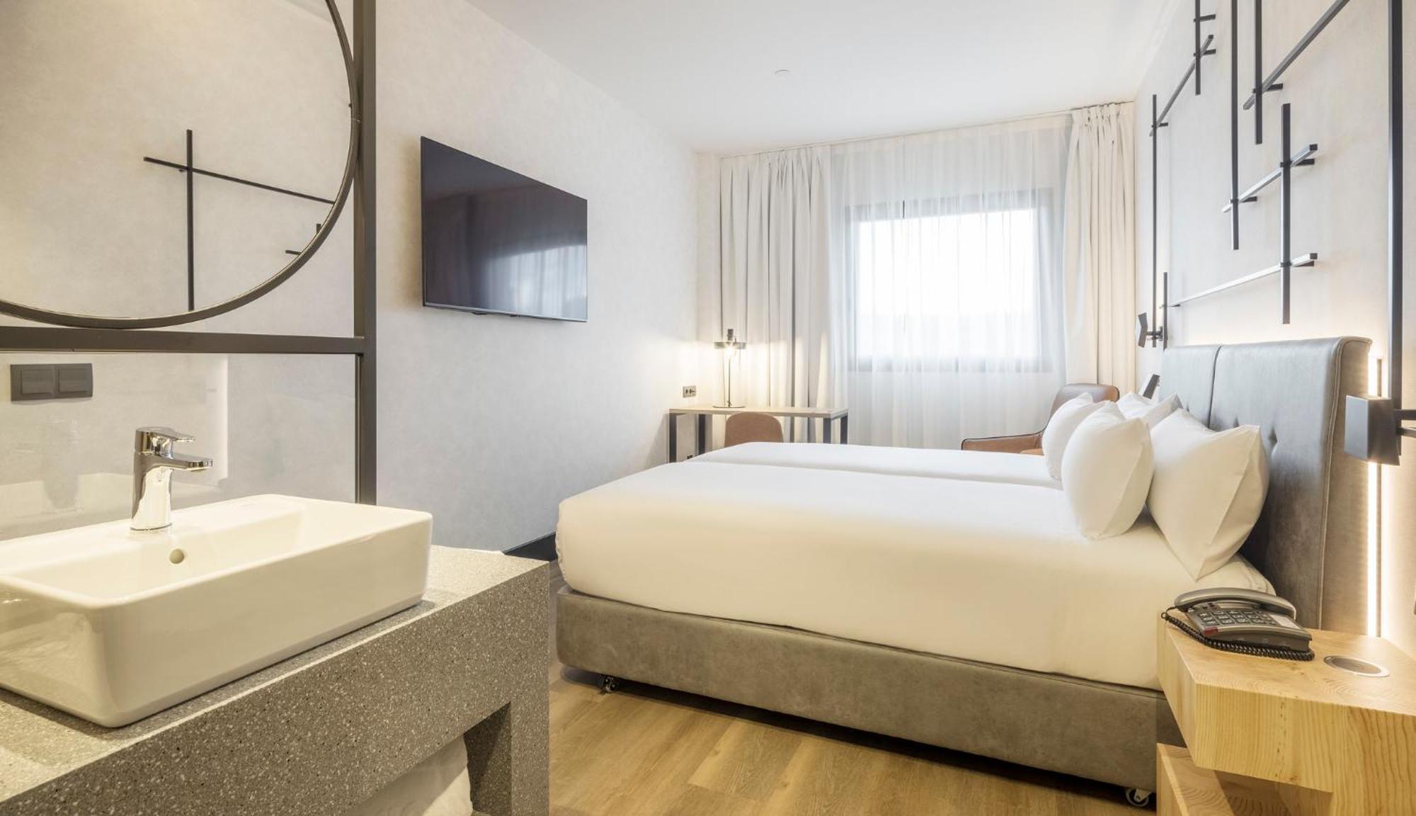 Double Room,1477220989:JPEG