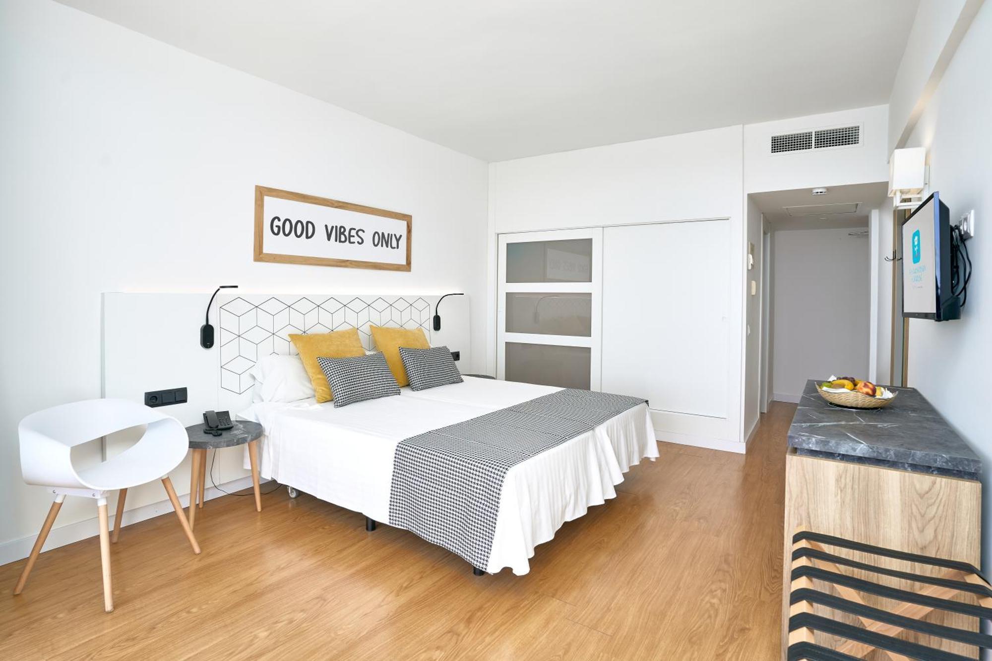 Twin Room with Sea View Spa Acces included,1587496421:JPEG