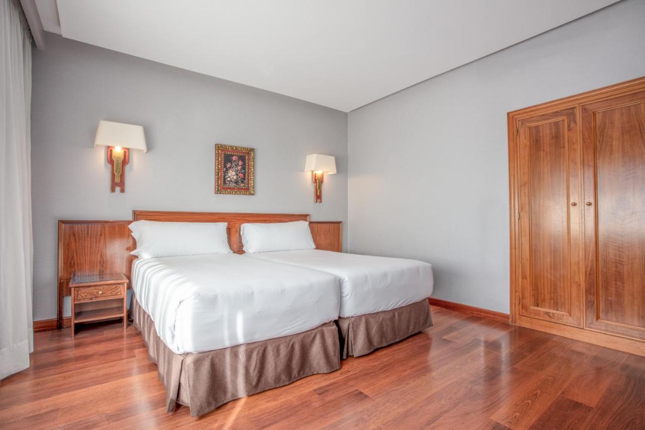 Twin Room,1498469059:JPEG
