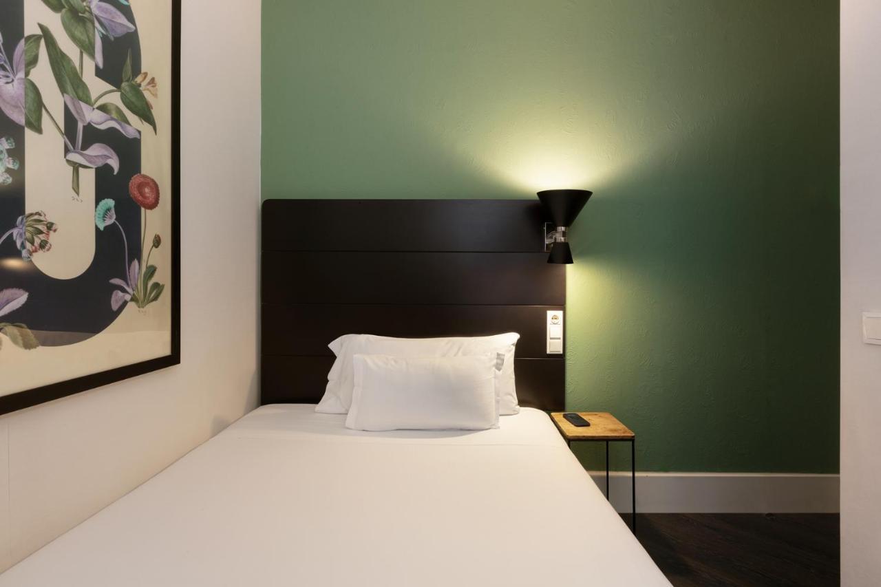 Single Room,1498575937:JPEG