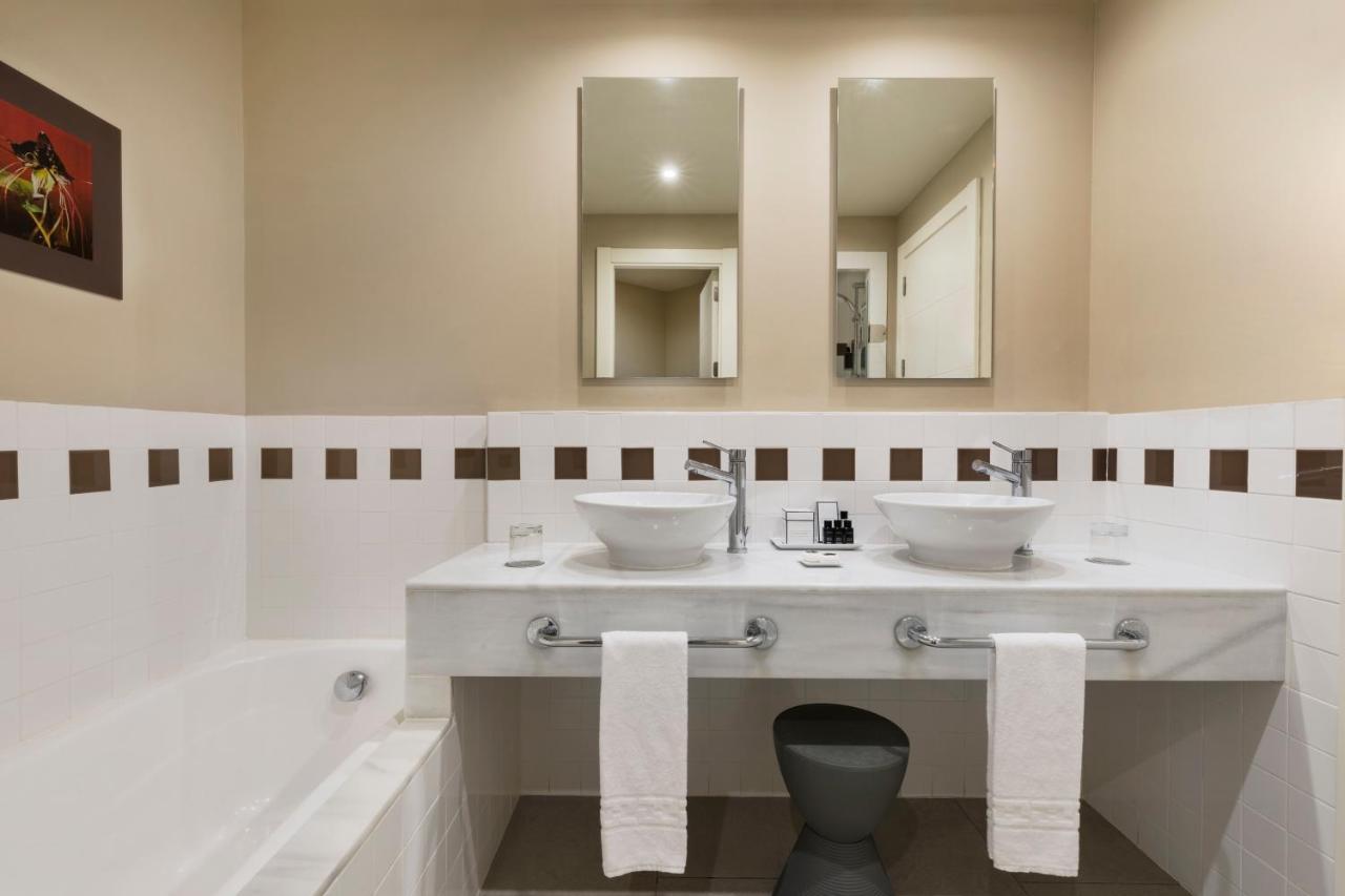 Family Room - Free Spa Access,1498615489:JPEG