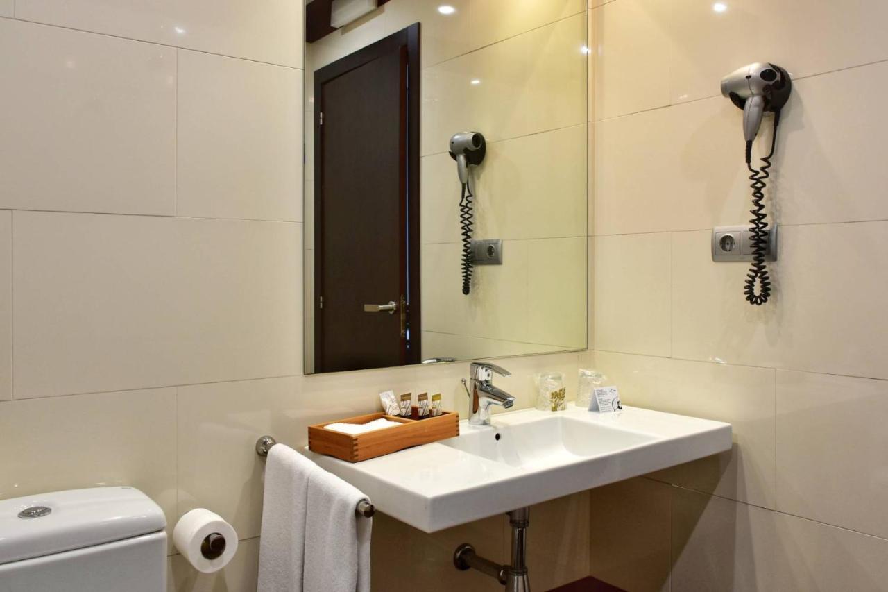 Single Room,1498699795:JPEG