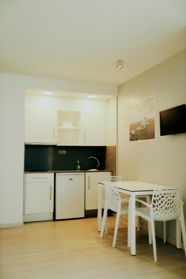 One-Bedroom Apartment,1248913114:JPEG