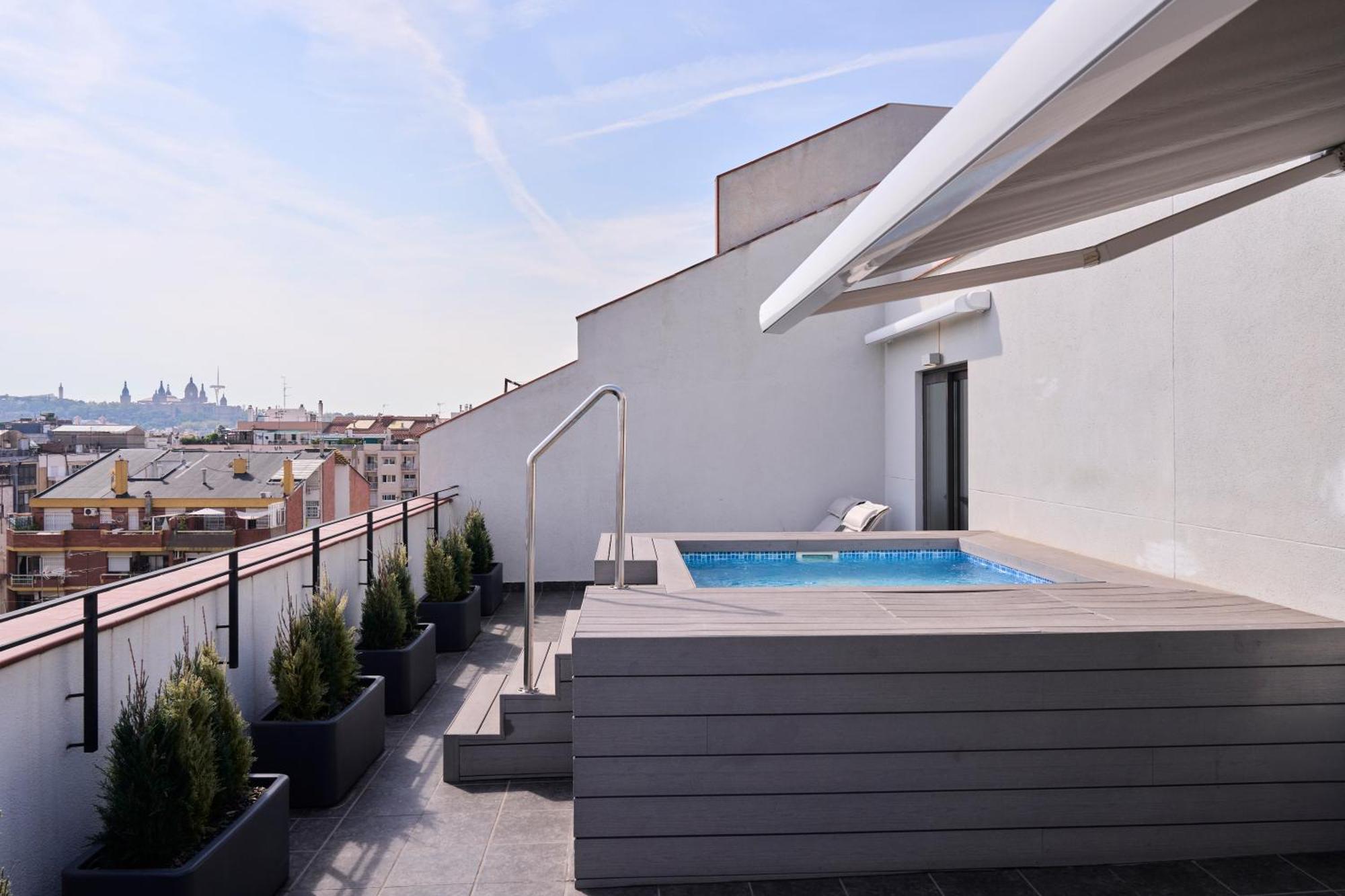 Suite with Private Pool,1588142989:JPEG