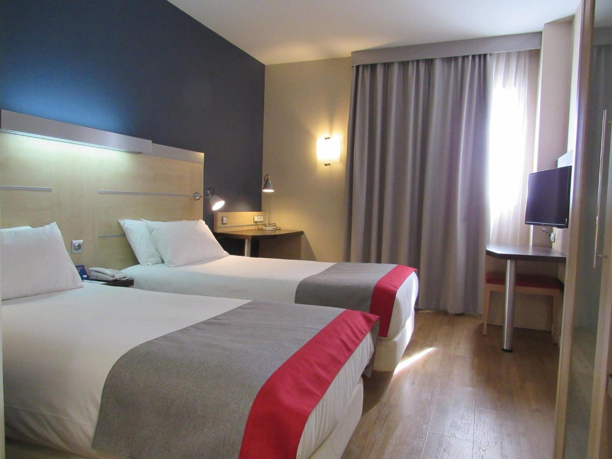 Standard Twin Room,1498931329:JPEG