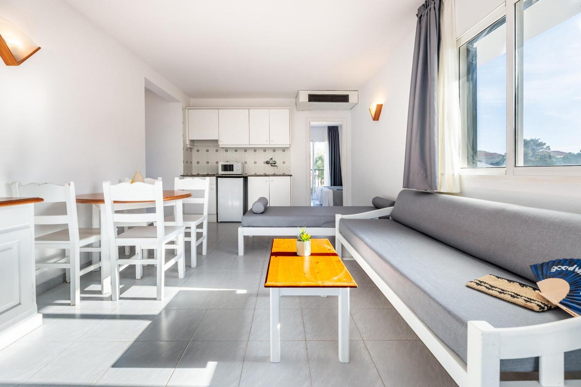 Two-Bedroom Apartment,1500216208:JPEG