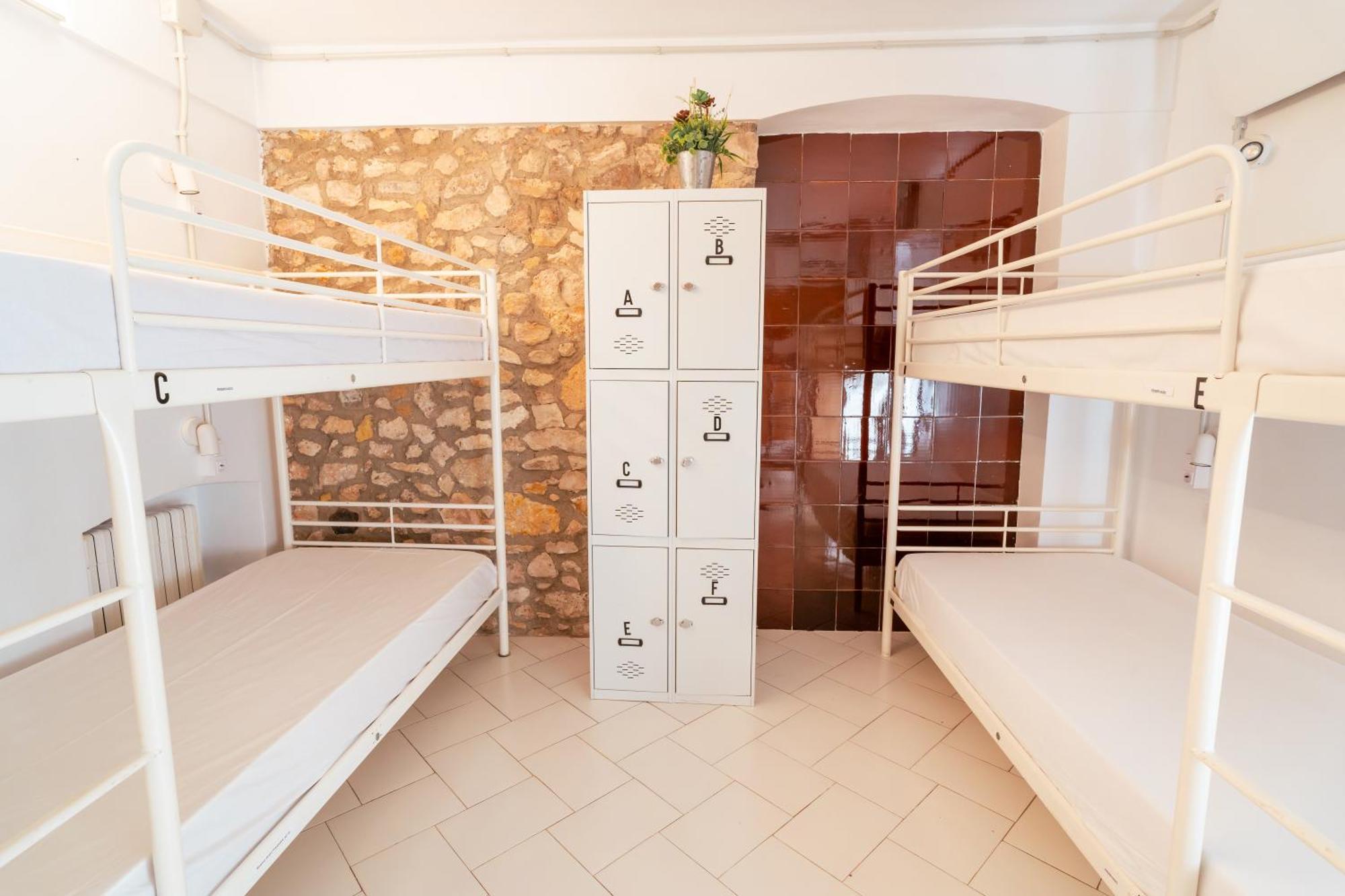 Bed in 6-Bed Female Dormitory Room,1588307526:JPEG