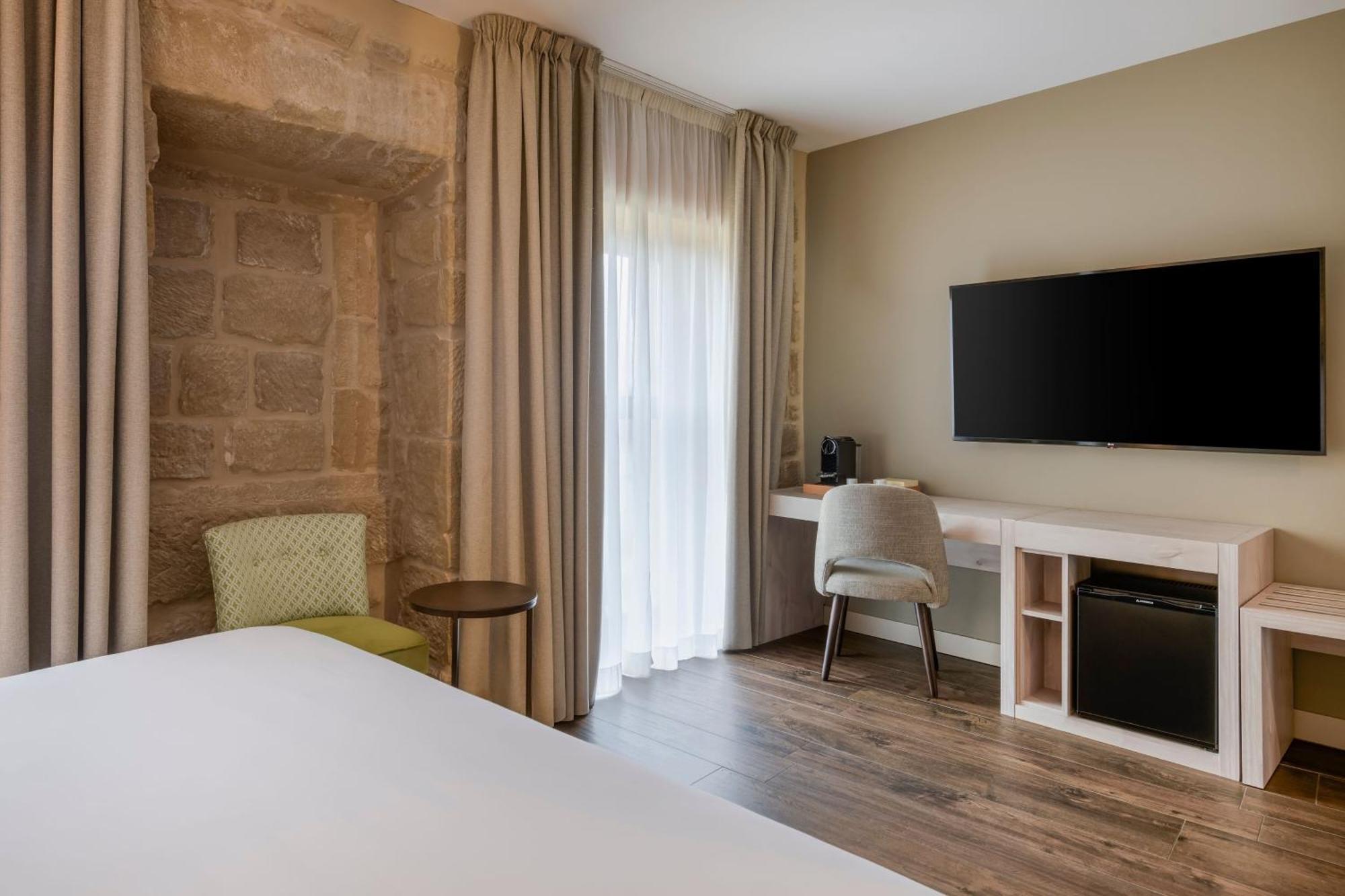 Deluxe King Room with River View,1501650232:JPEG