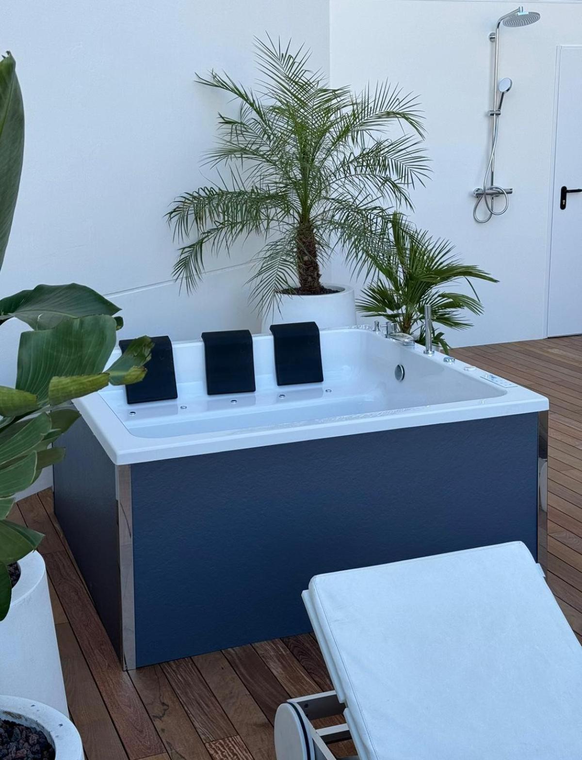 Superior Double Room Terrace Jacuzzi
