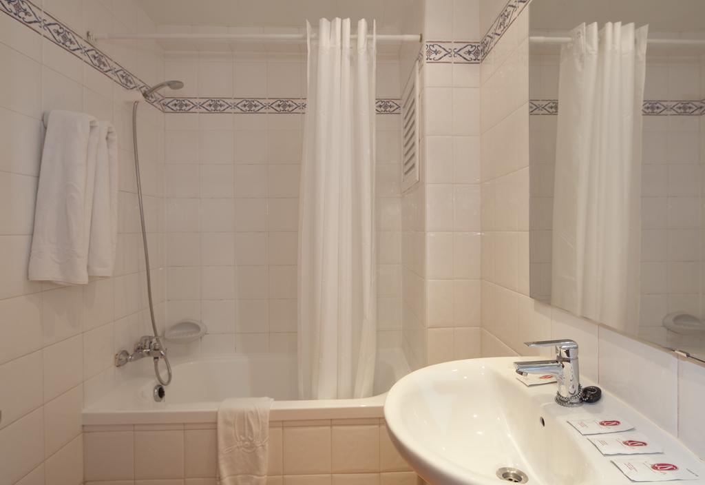 Double Room with Balcony,1324557640:JPEG