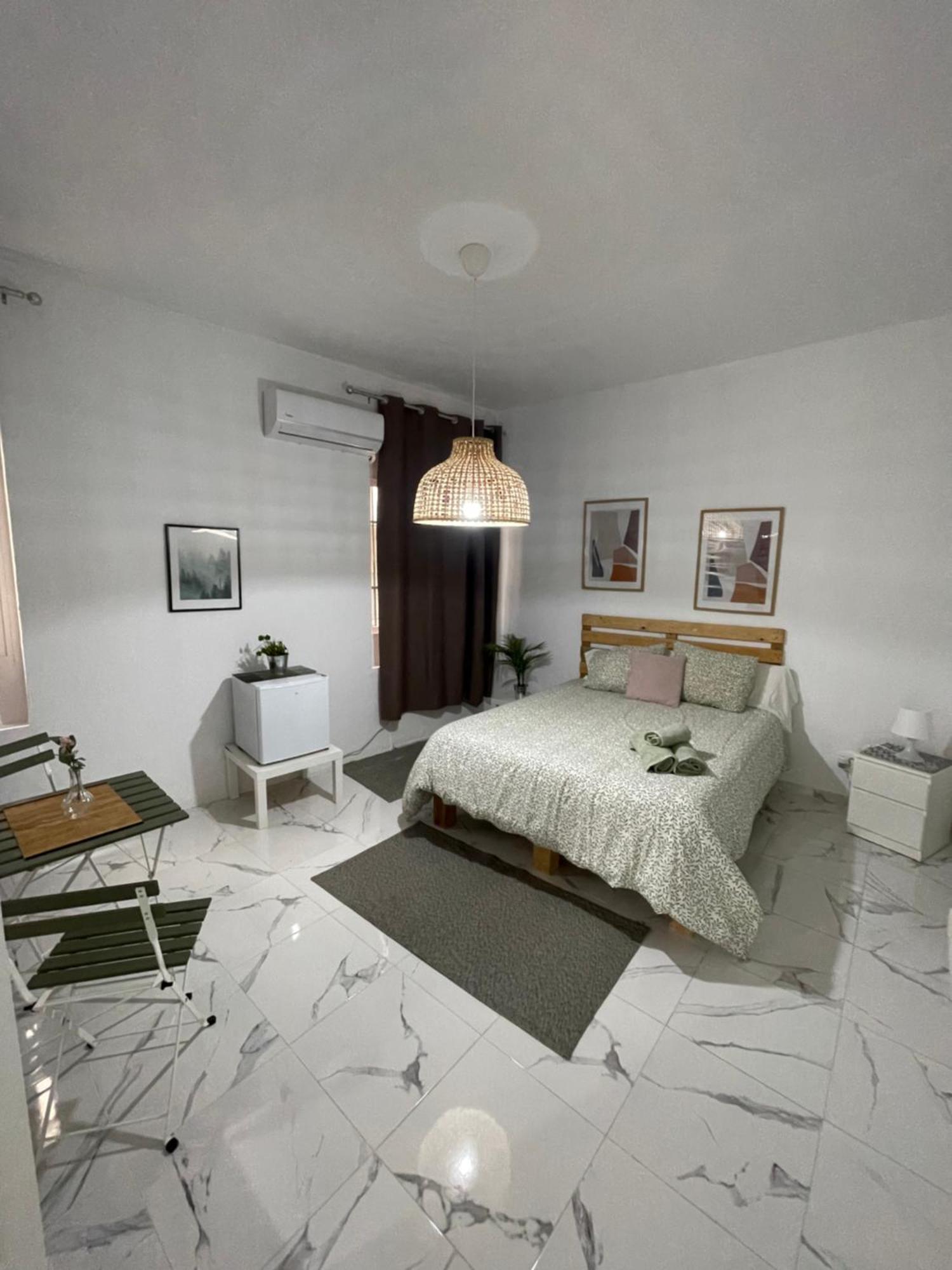 Large Double Room,1516323607:JPEG