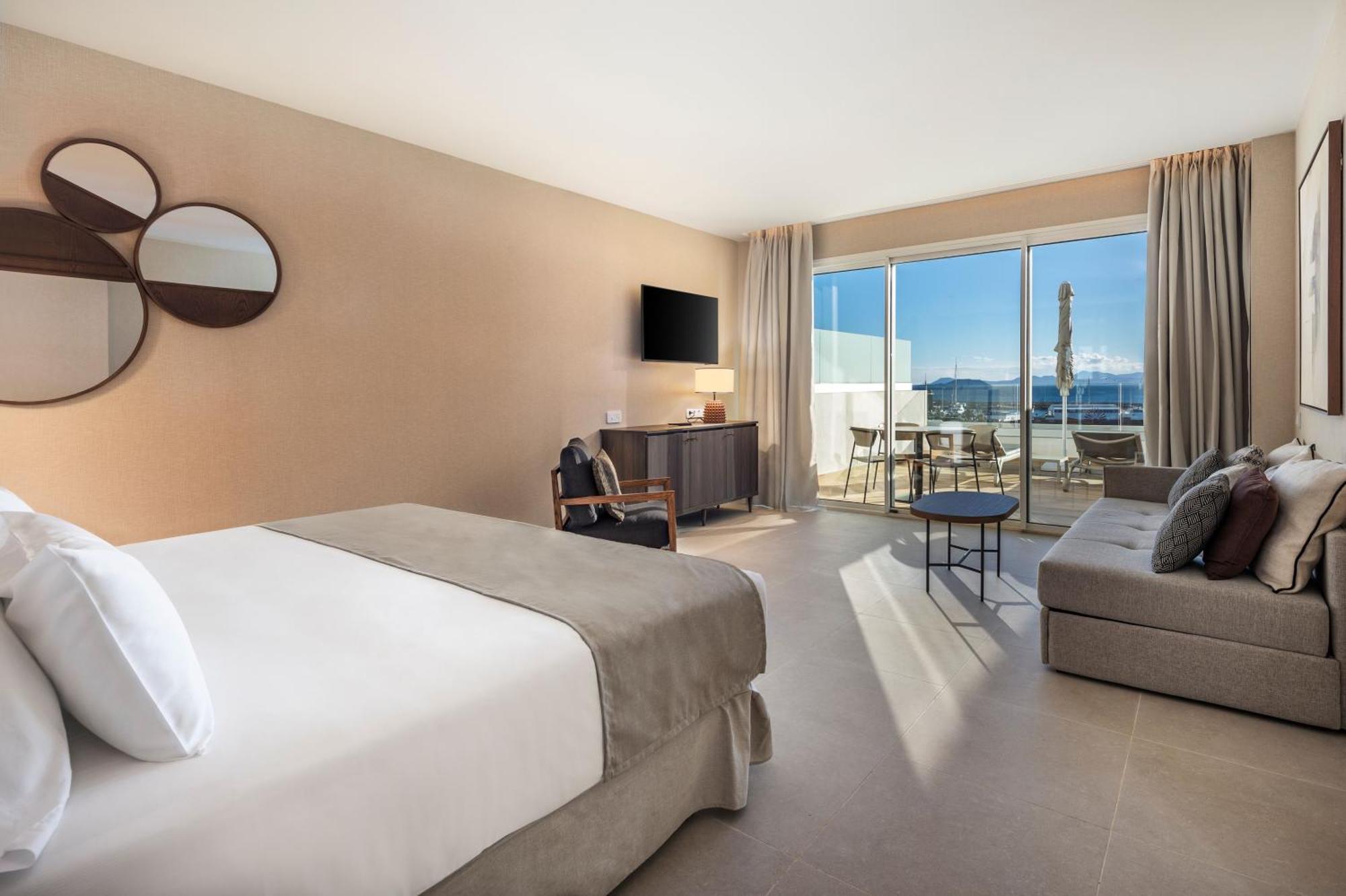 Deluxe Junior Suite with Sea View,1531342909:JPEG