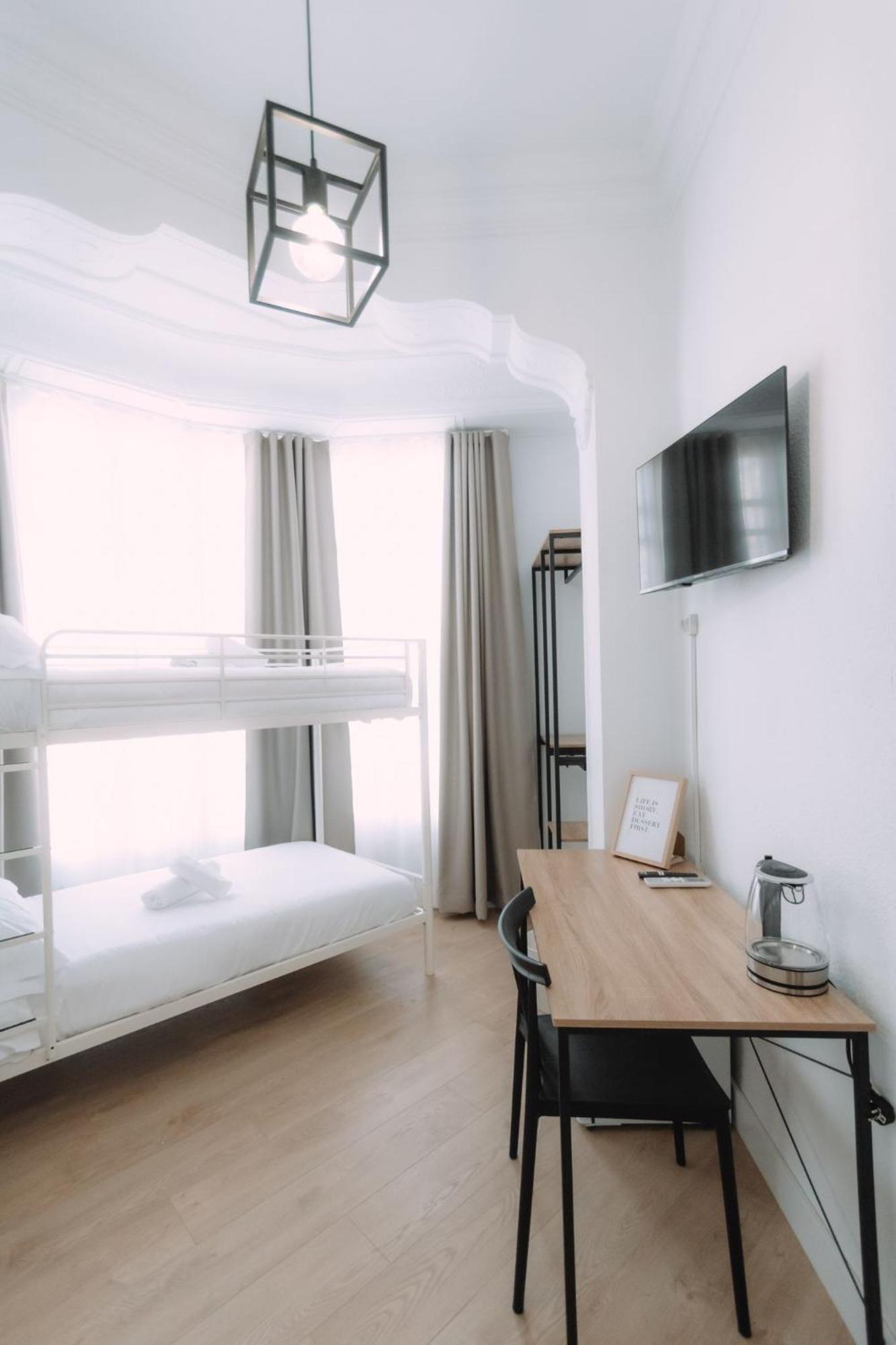 Doble Bunk Bed room