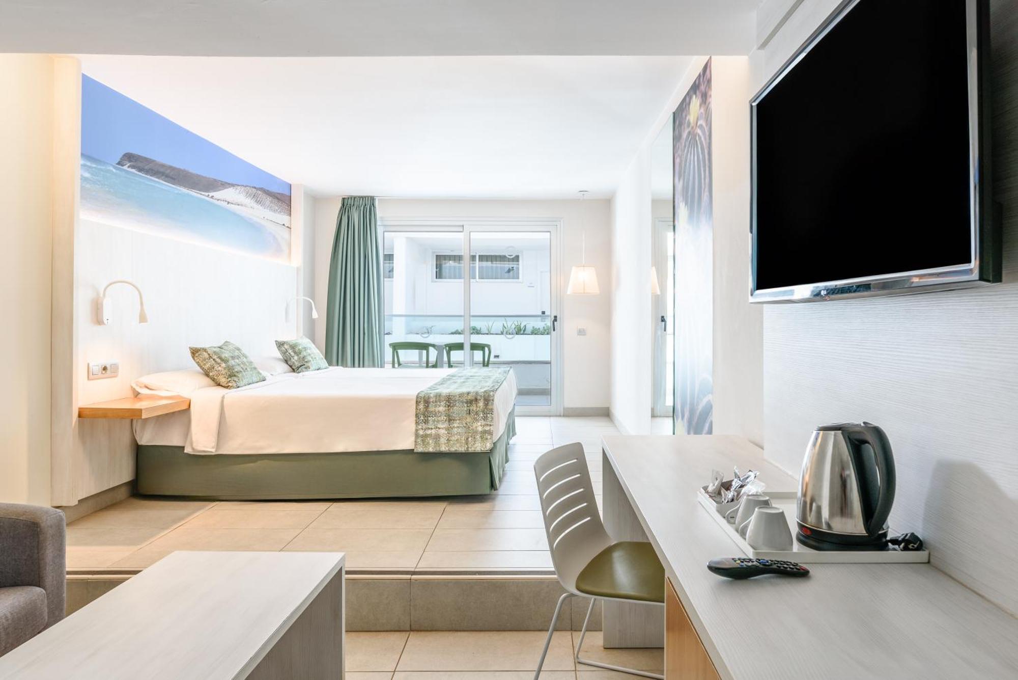Double Room with Balcony,1523938687:JPEG
