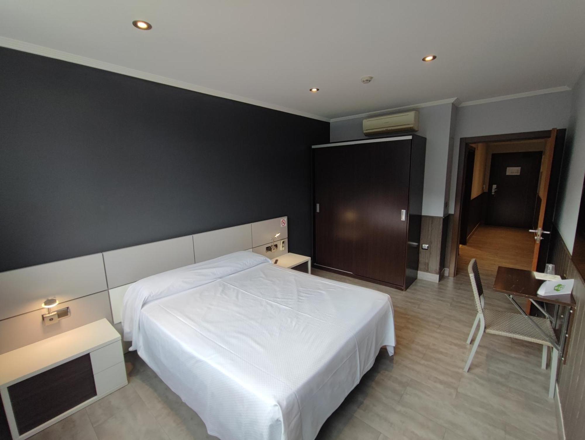 Chambre Double - Accessible aux Personnes à Mobilité Réduite