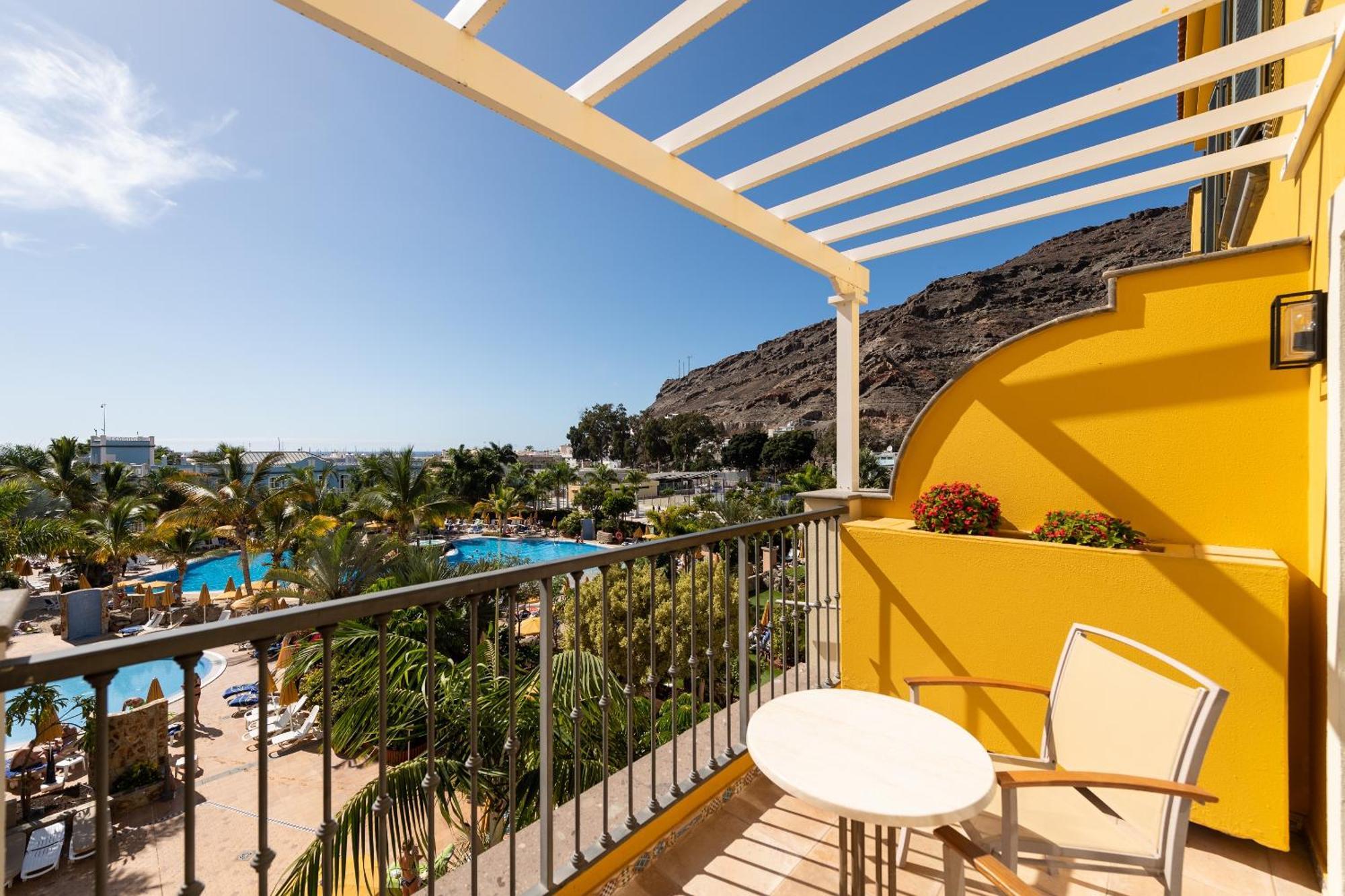 Double or Twin Room Pool View,1536739516:JPEG