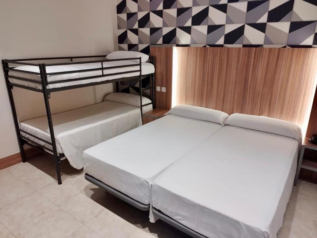 Family Room,1538264077:JPEG