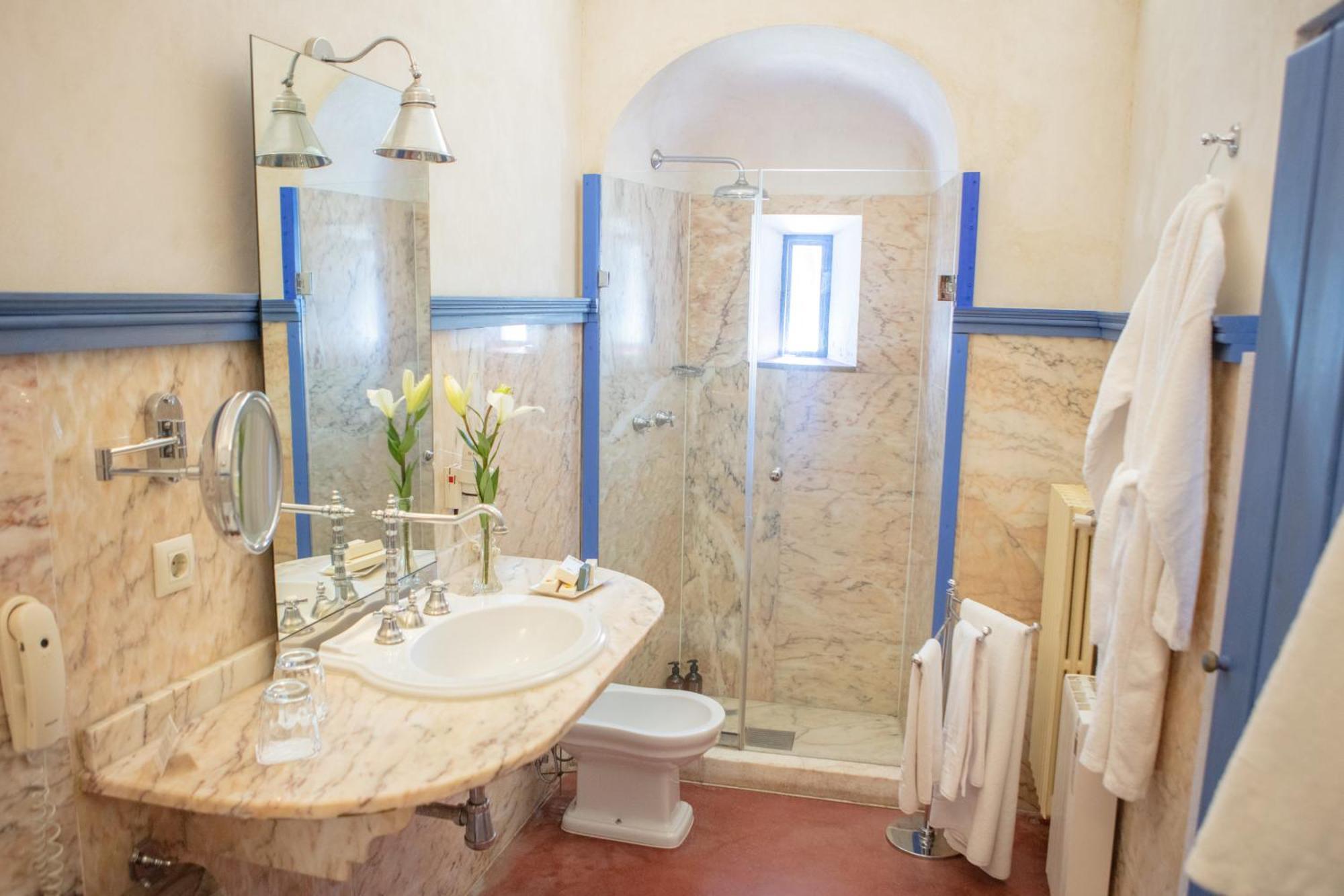 Deluxe Double Room,1691981457:JPEG