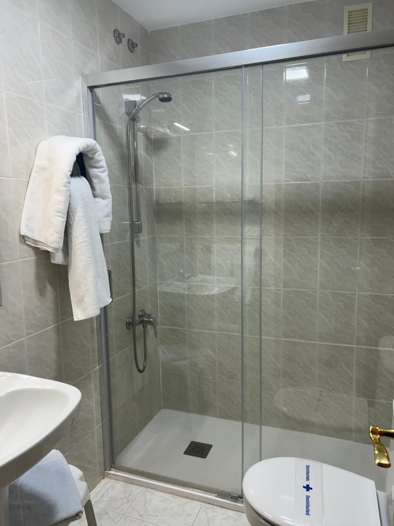 Double or Twin Room,1541371534:JPEG