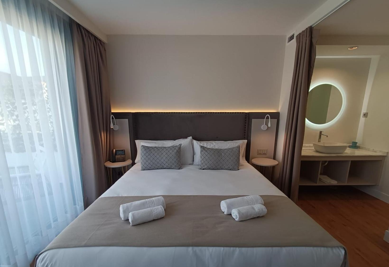 Junior Suite,1475753017:JPEG