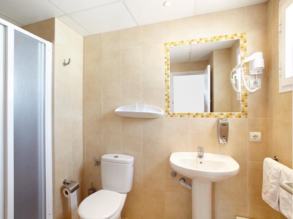 Double or Twin Room - Top Floor,449244528:JPEG