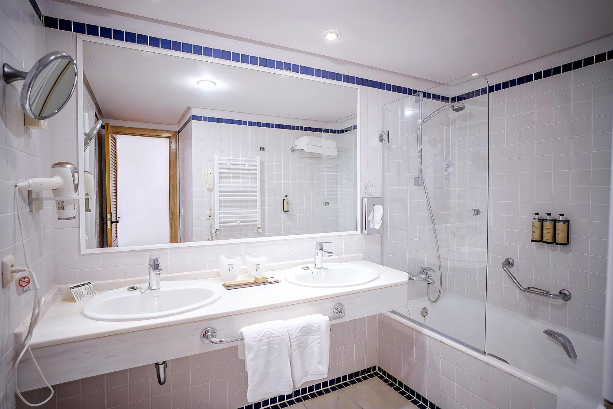 Standard Double or Twin Room,1544543209:JPEG