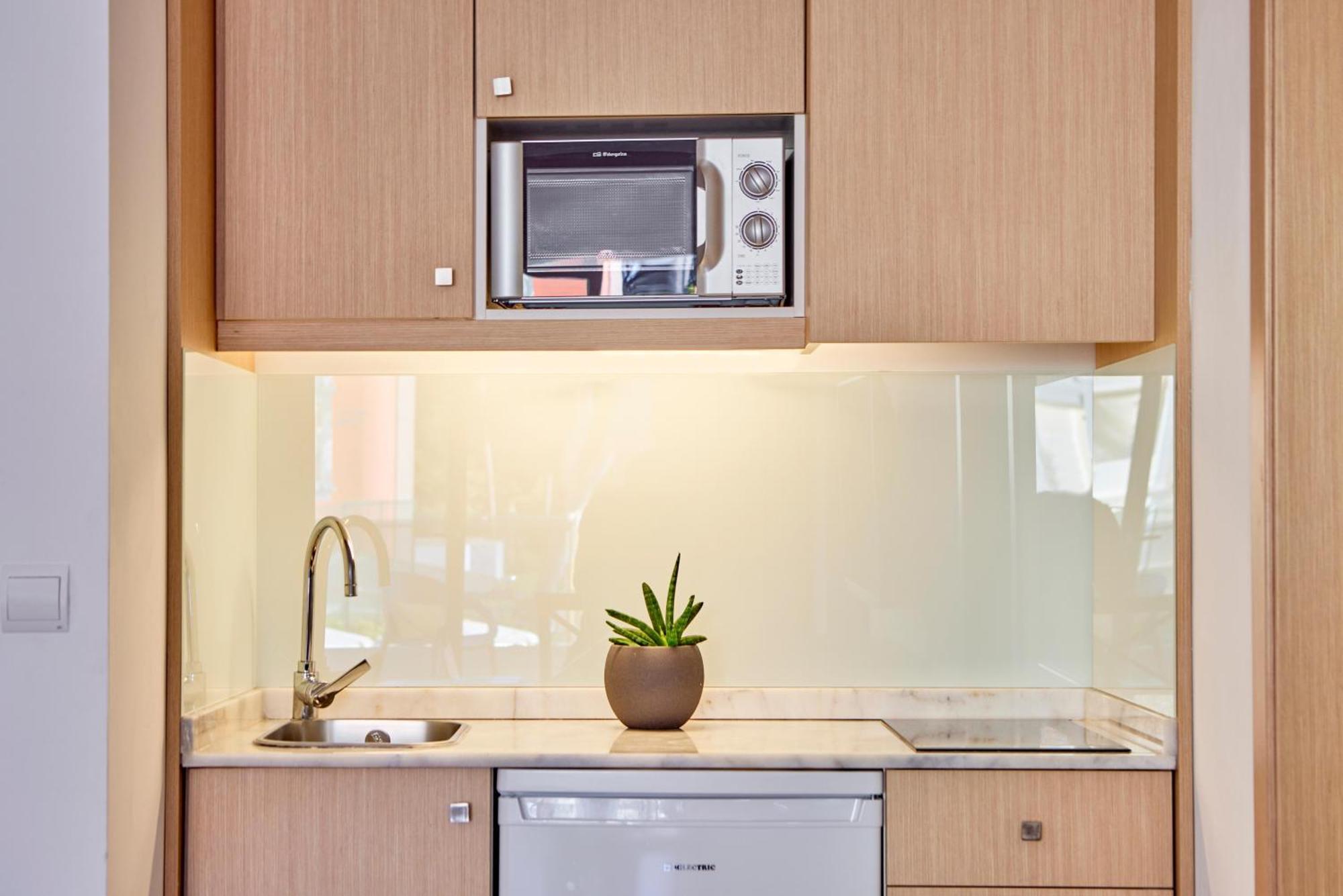 Suite met 1 Slaapkamer en Uitzicht op het Zwembad