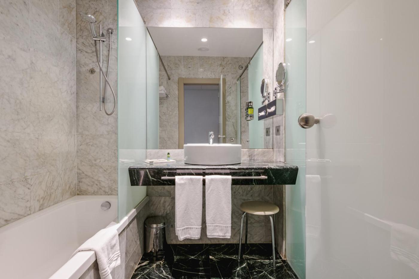 Triple Room,1662974357:JPEG