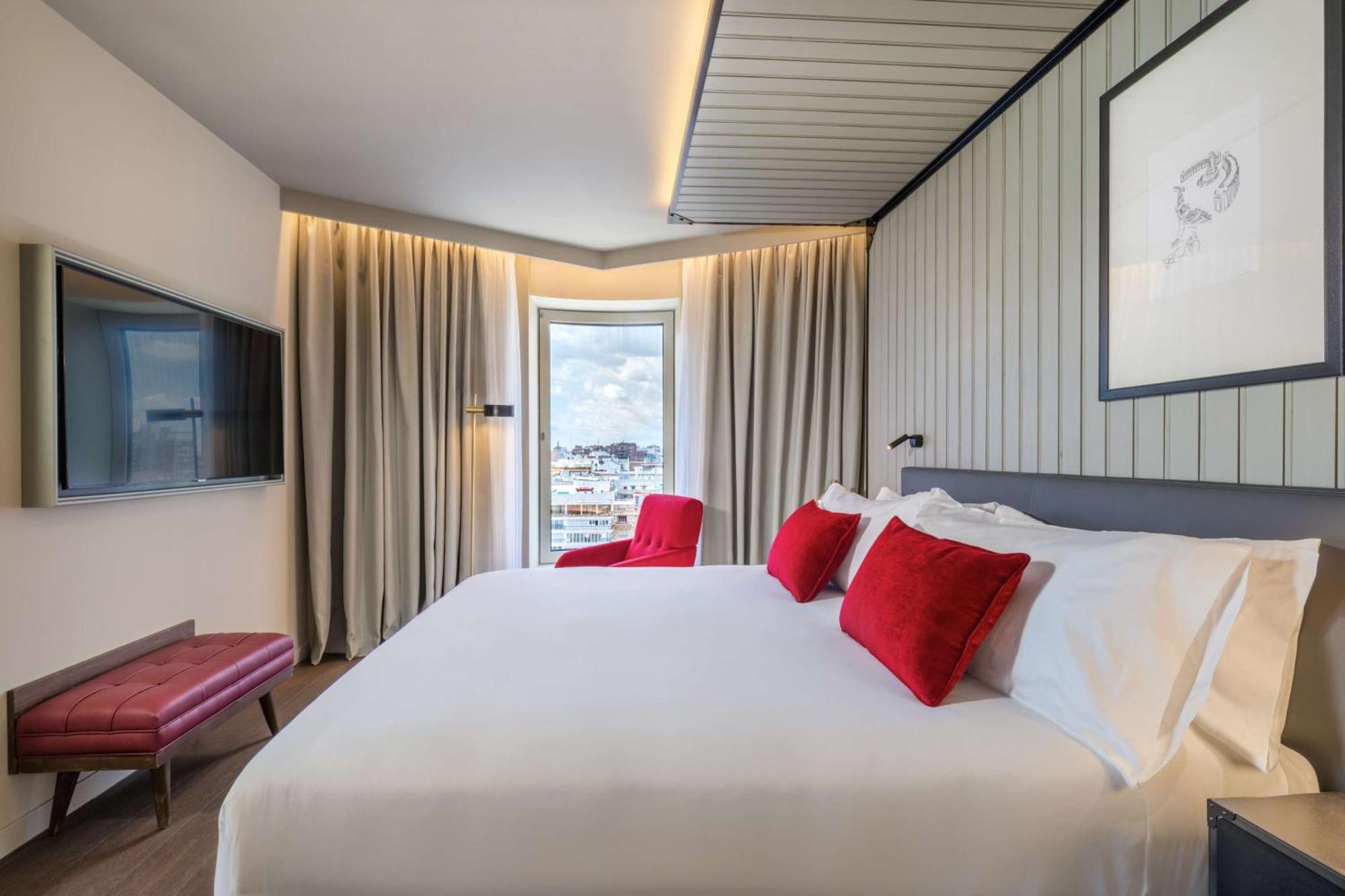 One-Bedroom King Suite with City View