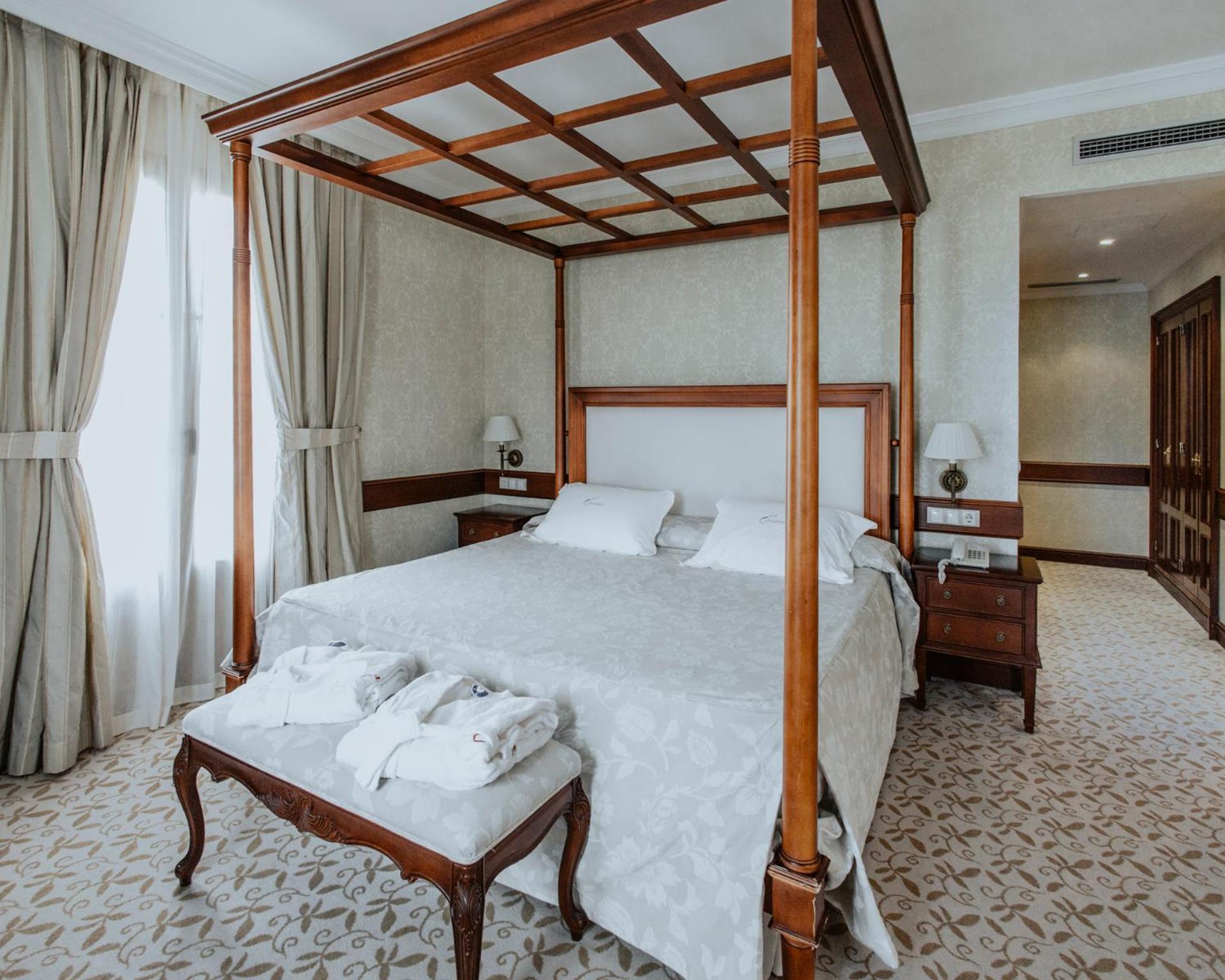 Suite,1548742954:JPEG