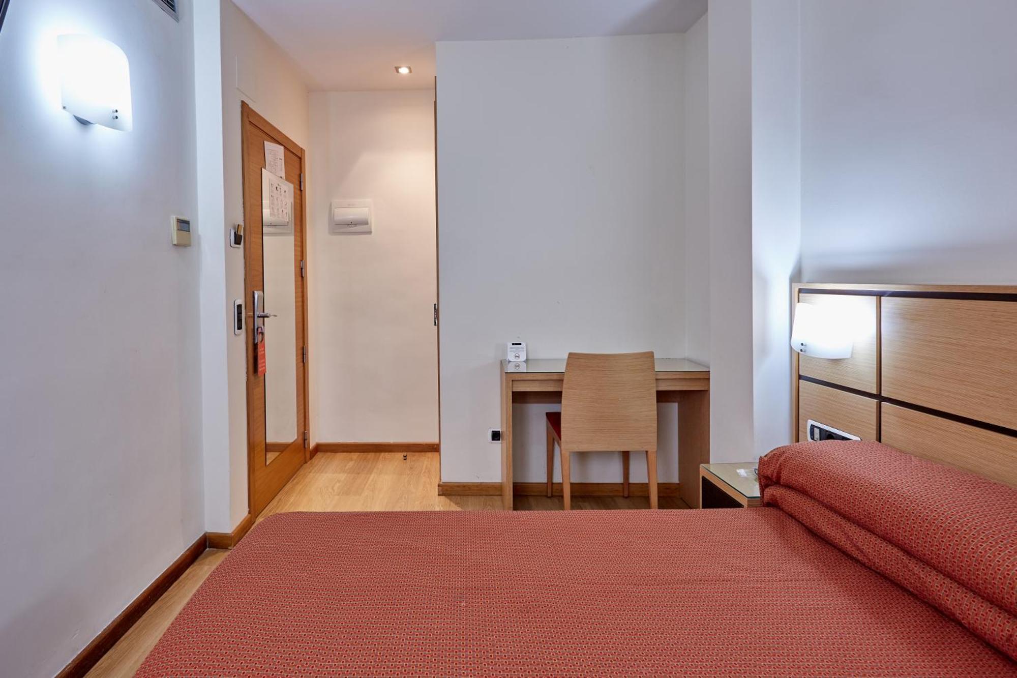 Economy Standard Double or Twin Room,1421395044:JPEG