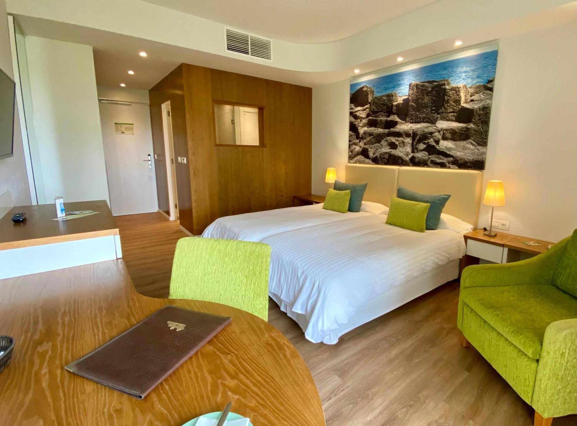 Twin Room with Garden View,1553105041:JPEG